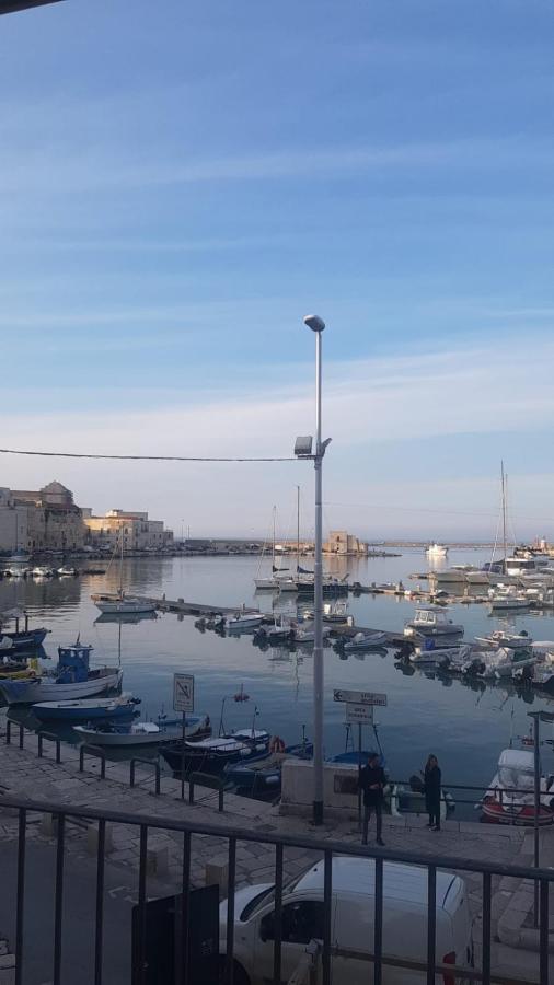 Maison Bleu Luxury Suite Sul Porto Di Trani Exterior foto