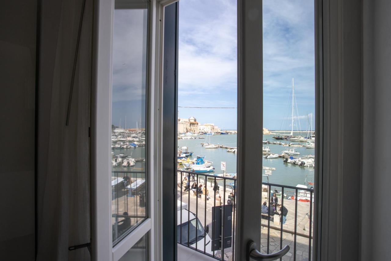 Maison Bleu Luxury Suite Sul Porto Di Trani Exterior foto